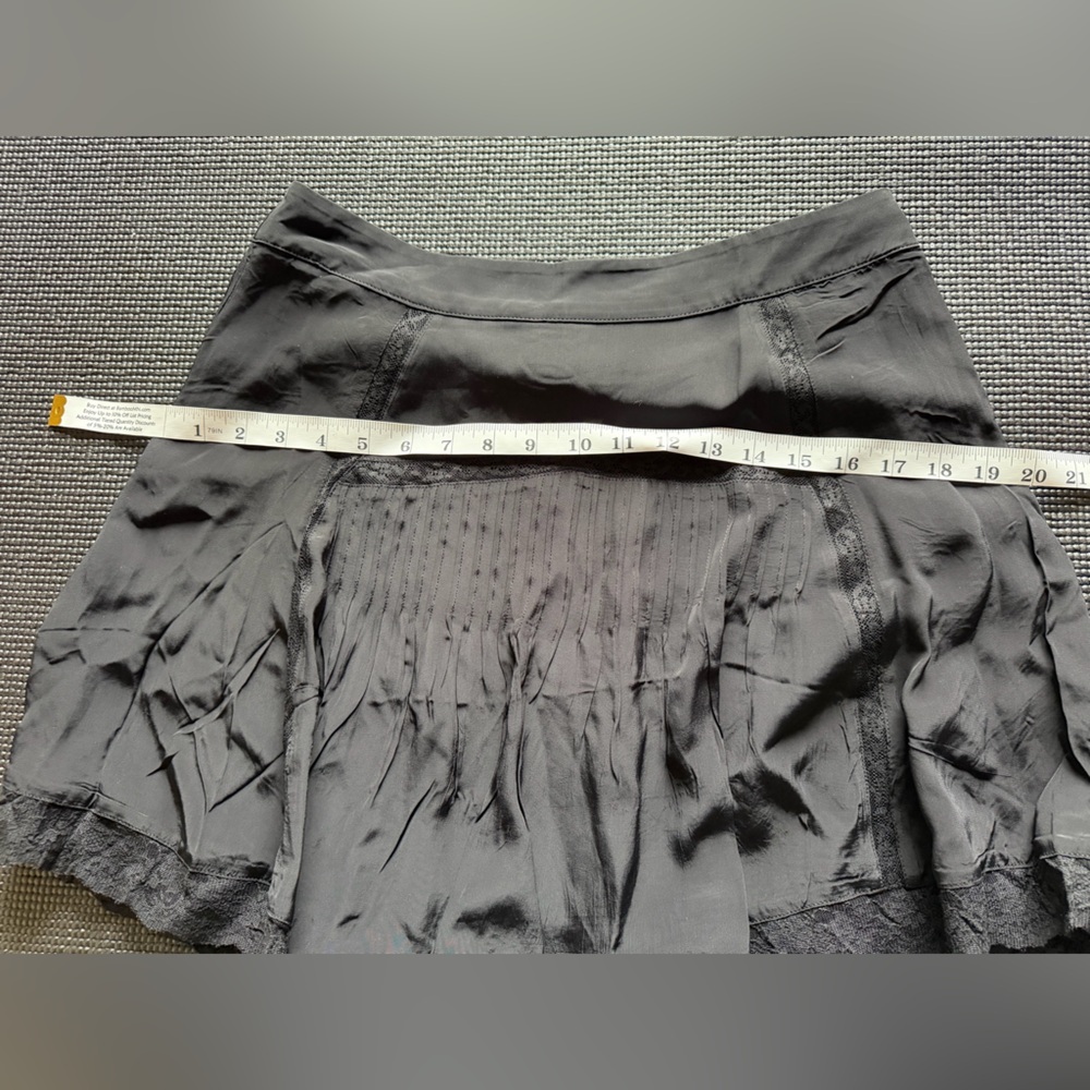 H&M Black‎ Lace-Trim Mini Skirt Sz 8 NWT - Picture 9 of 12